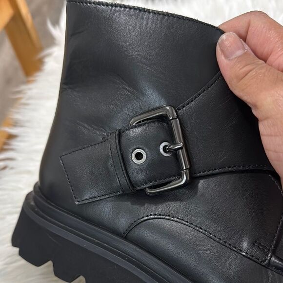 Anthropologie Pilcro Black Leather Chelsea Boots with Square-Toe Design Size 39 - Picture 10 of 10